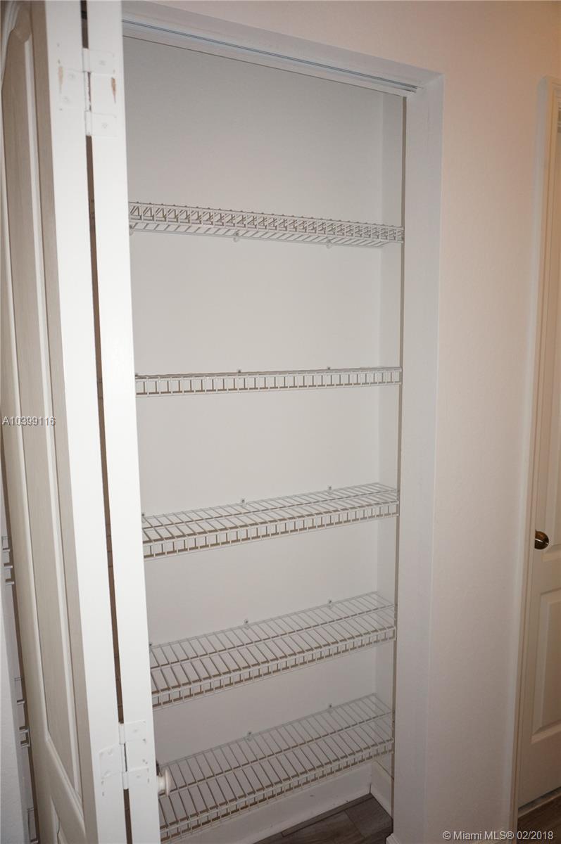 EMERALD LAKES - Residential Lease