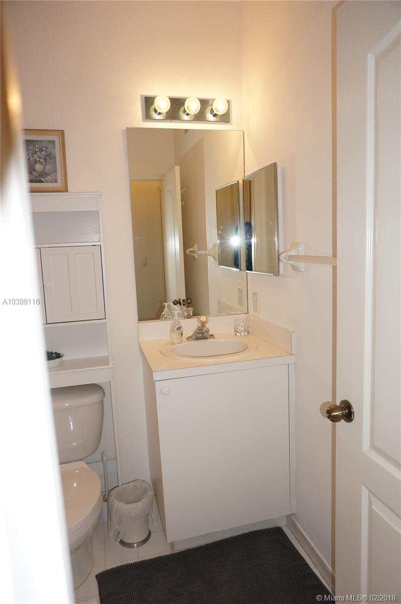 EMERALD LAKES - Residential Lease