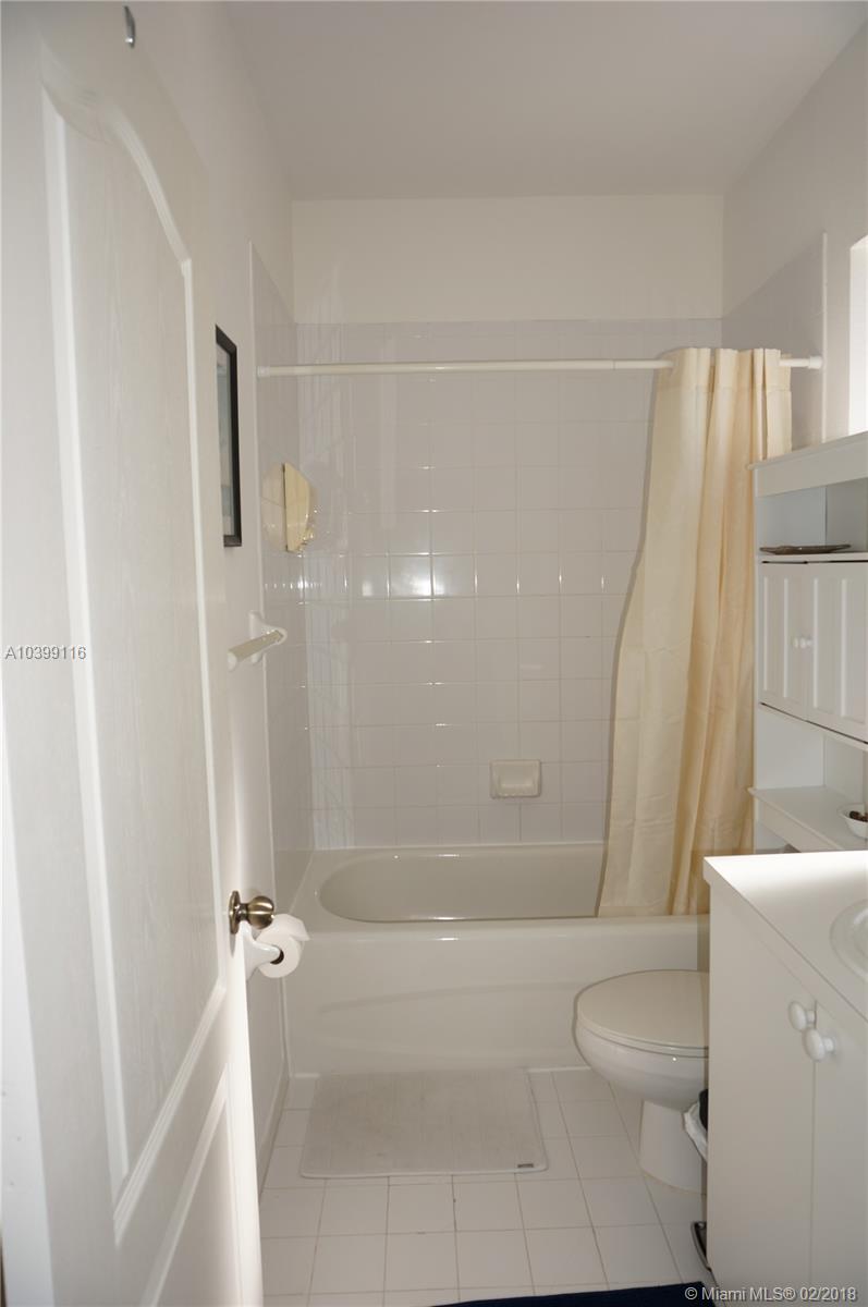 EMERALD LAKES - Residential Lease