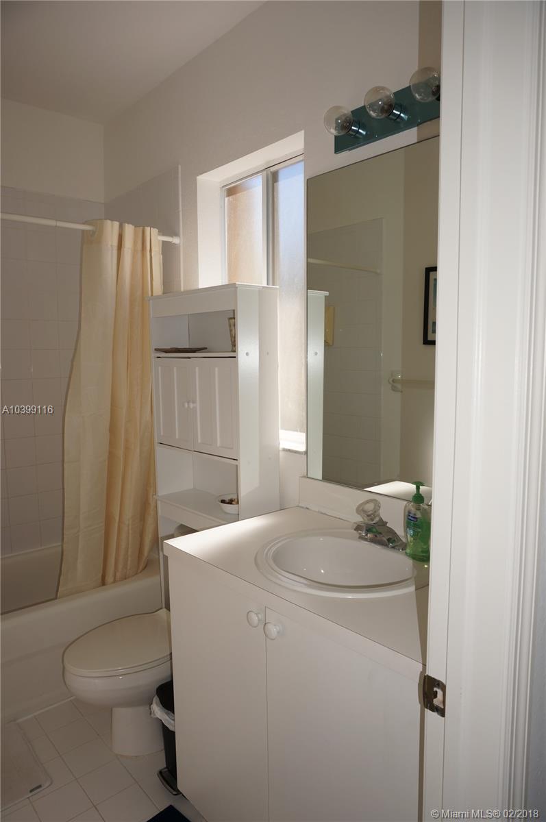 EMERALD LAKES - Residential Lease