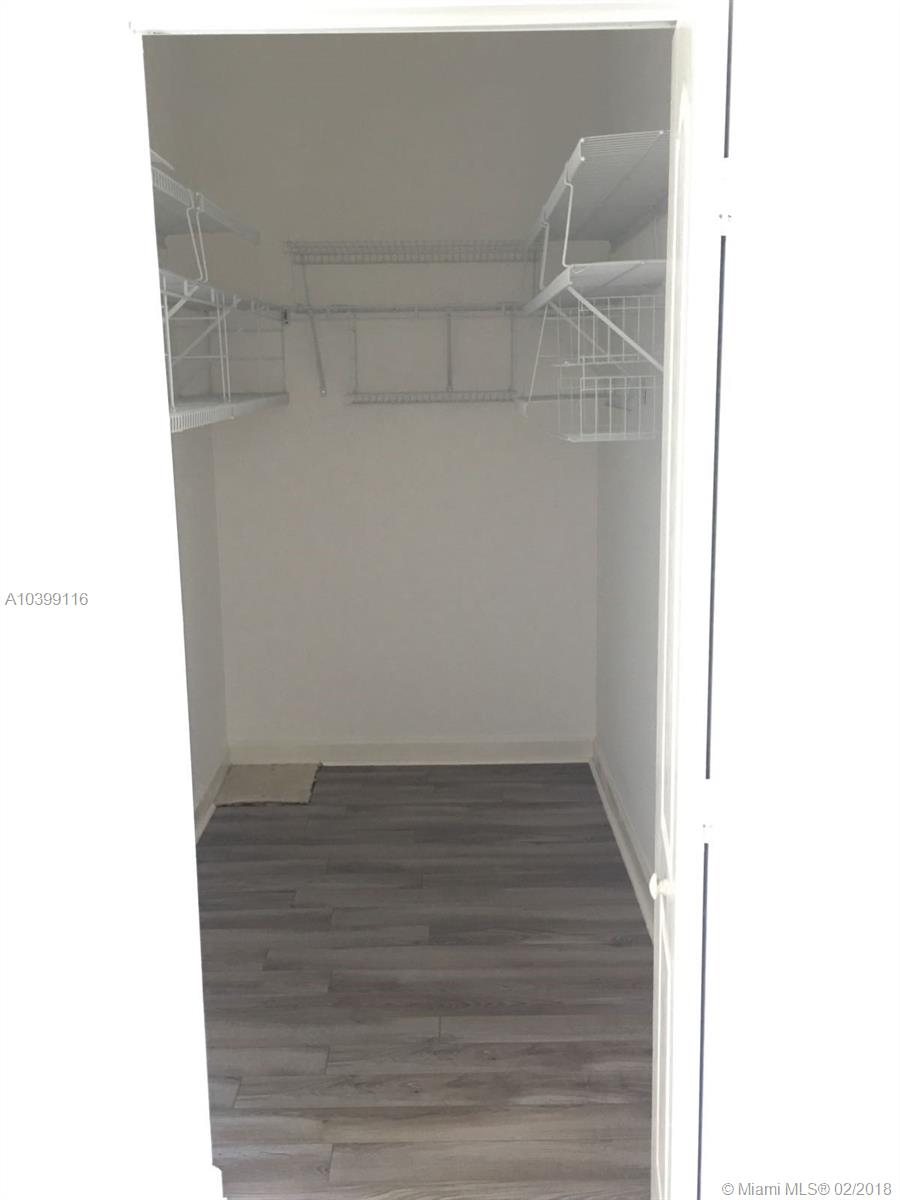 EMERALD LAKES - Residential Lease