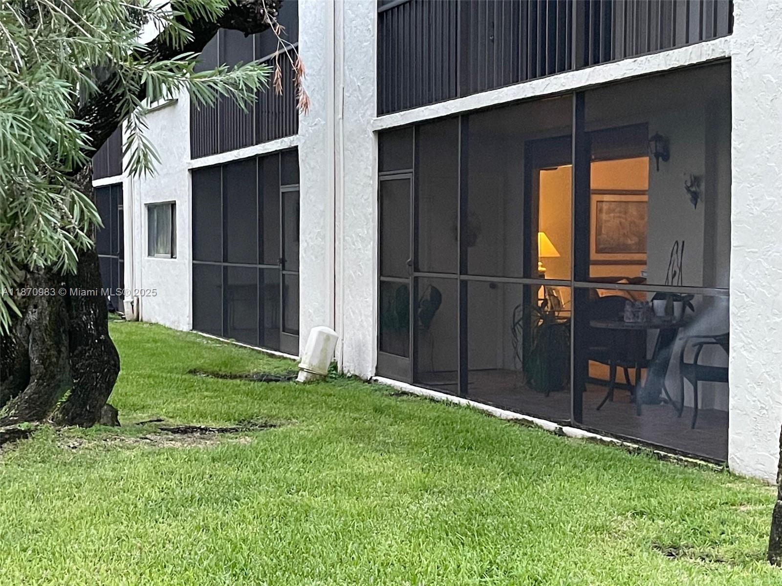 THE HORIZONS CONDO #5 - Residential