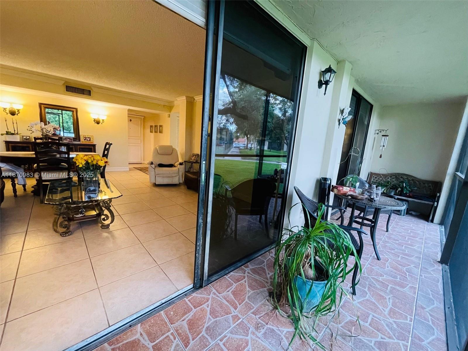 THE HORIZONS CONDO #5 - Residential