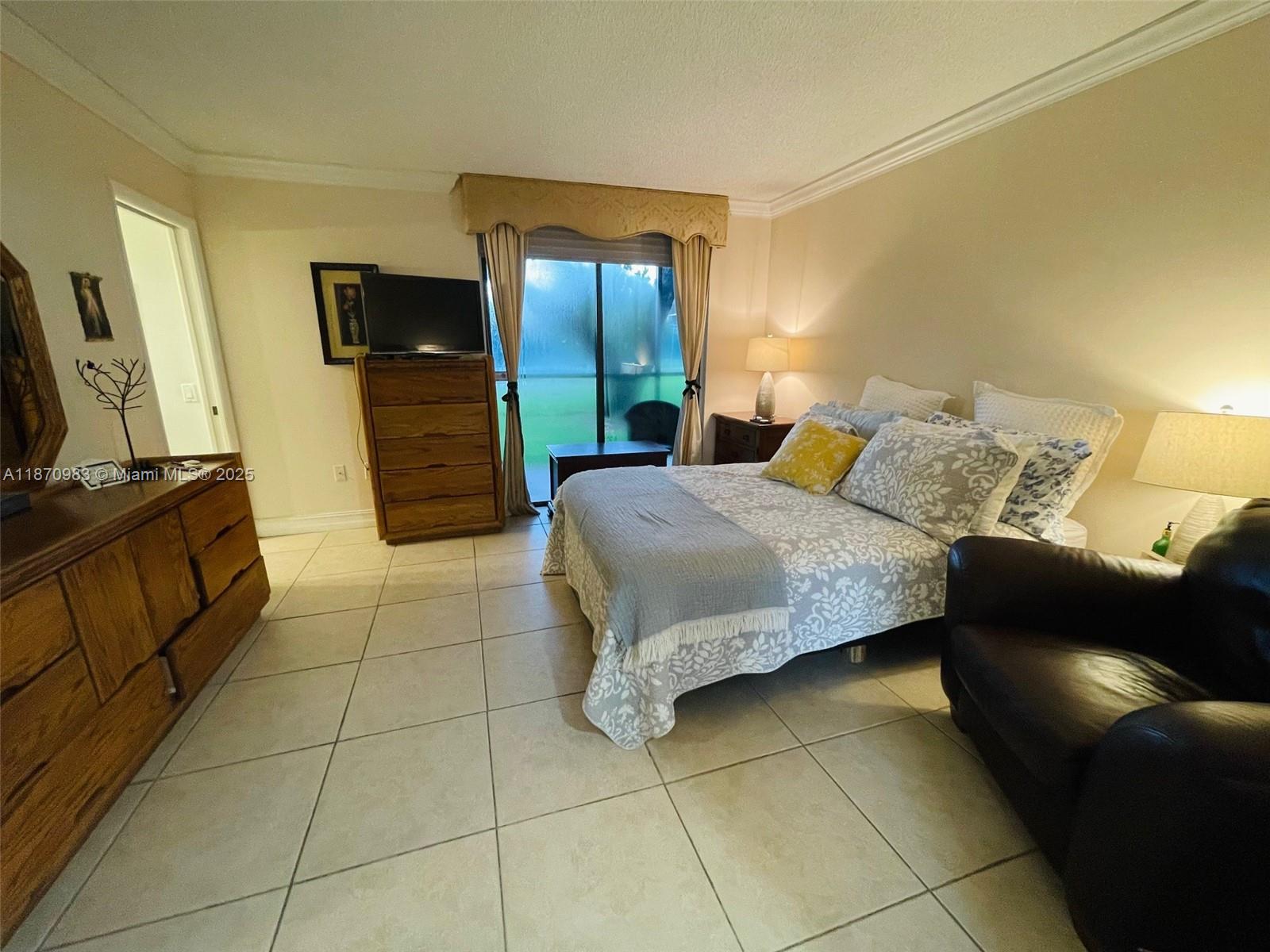 THE HORIZONS CONDO #5 - Residential