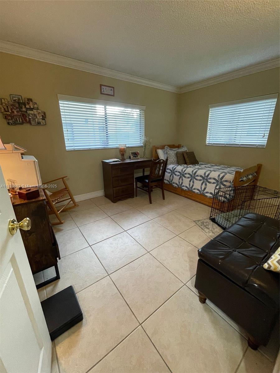 THE HORIZONS CONDO #5 - Residential