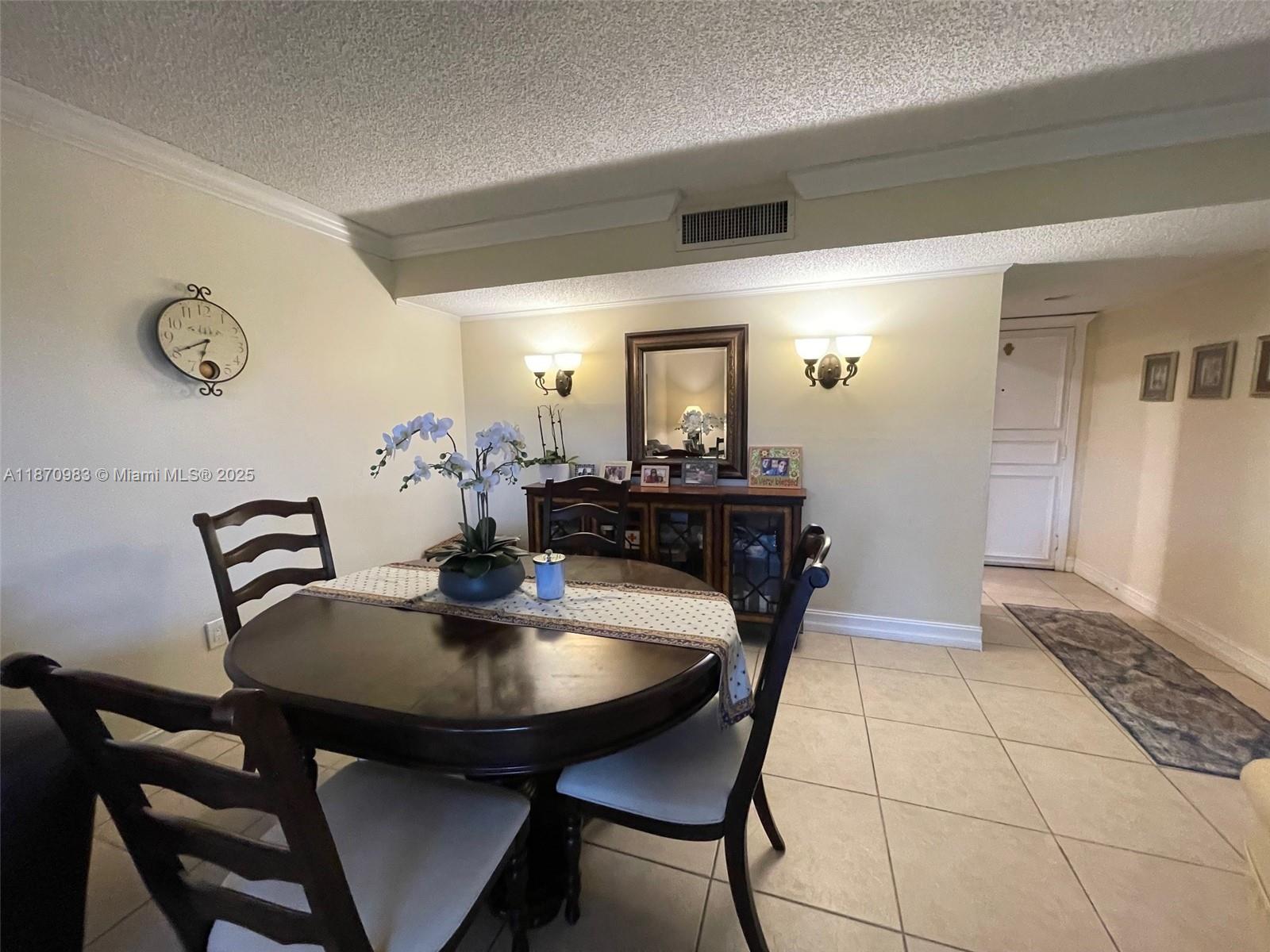 THE HORIZONS CONDO #5 - Residential