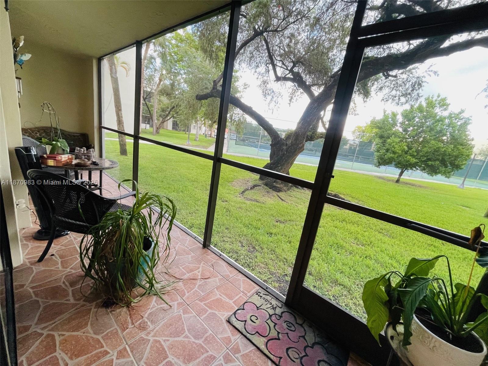 THE HORIZONS CONDO #5 - Residential