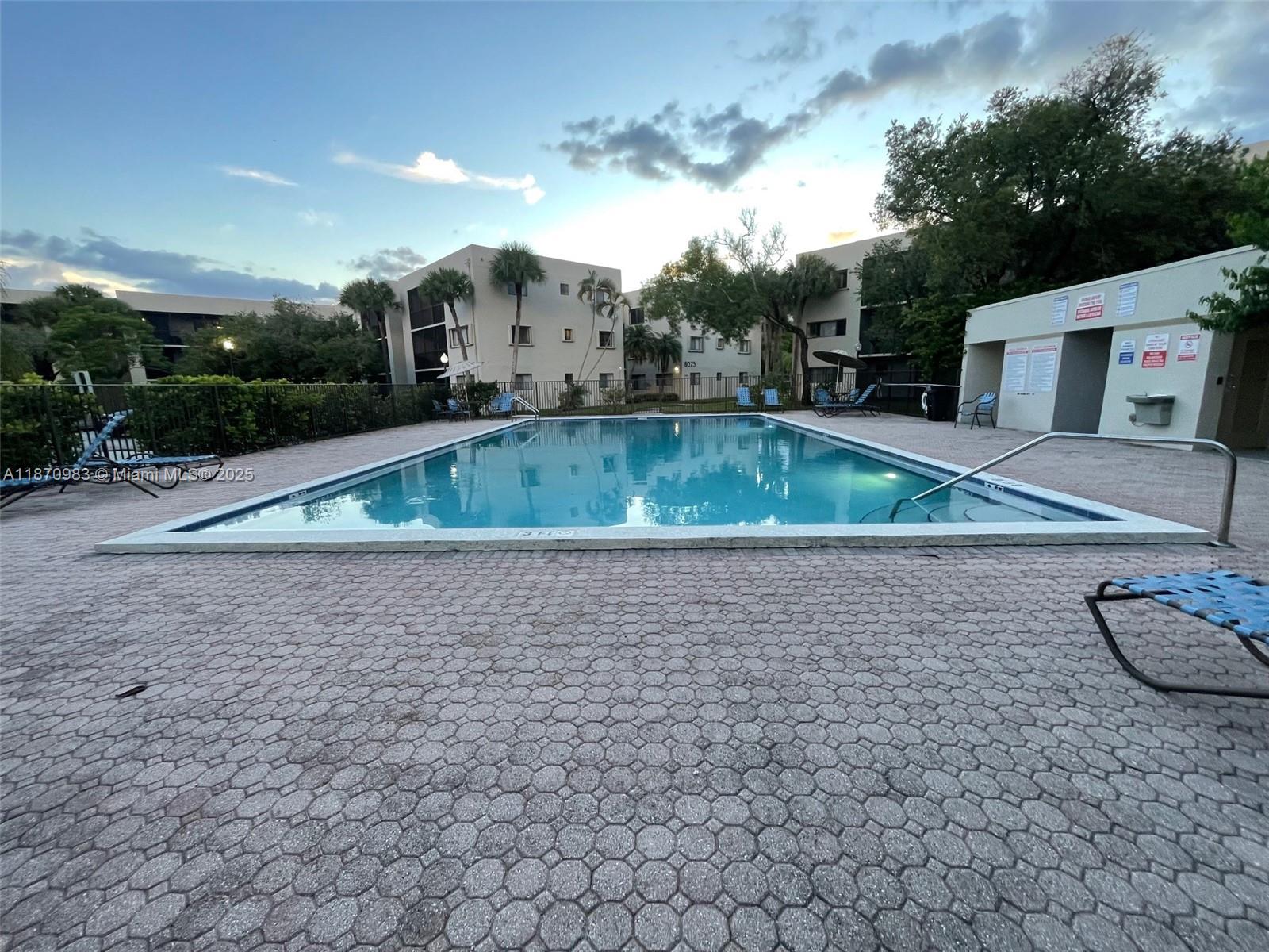 THE HORIZONS CONDO #5 - Residential