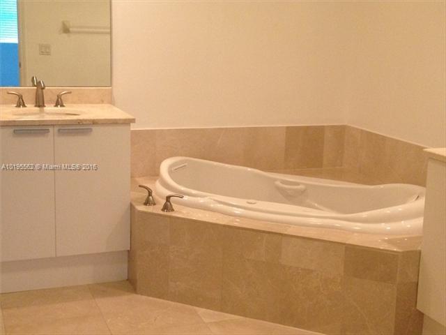 Oaks I Condo - Residential Lease