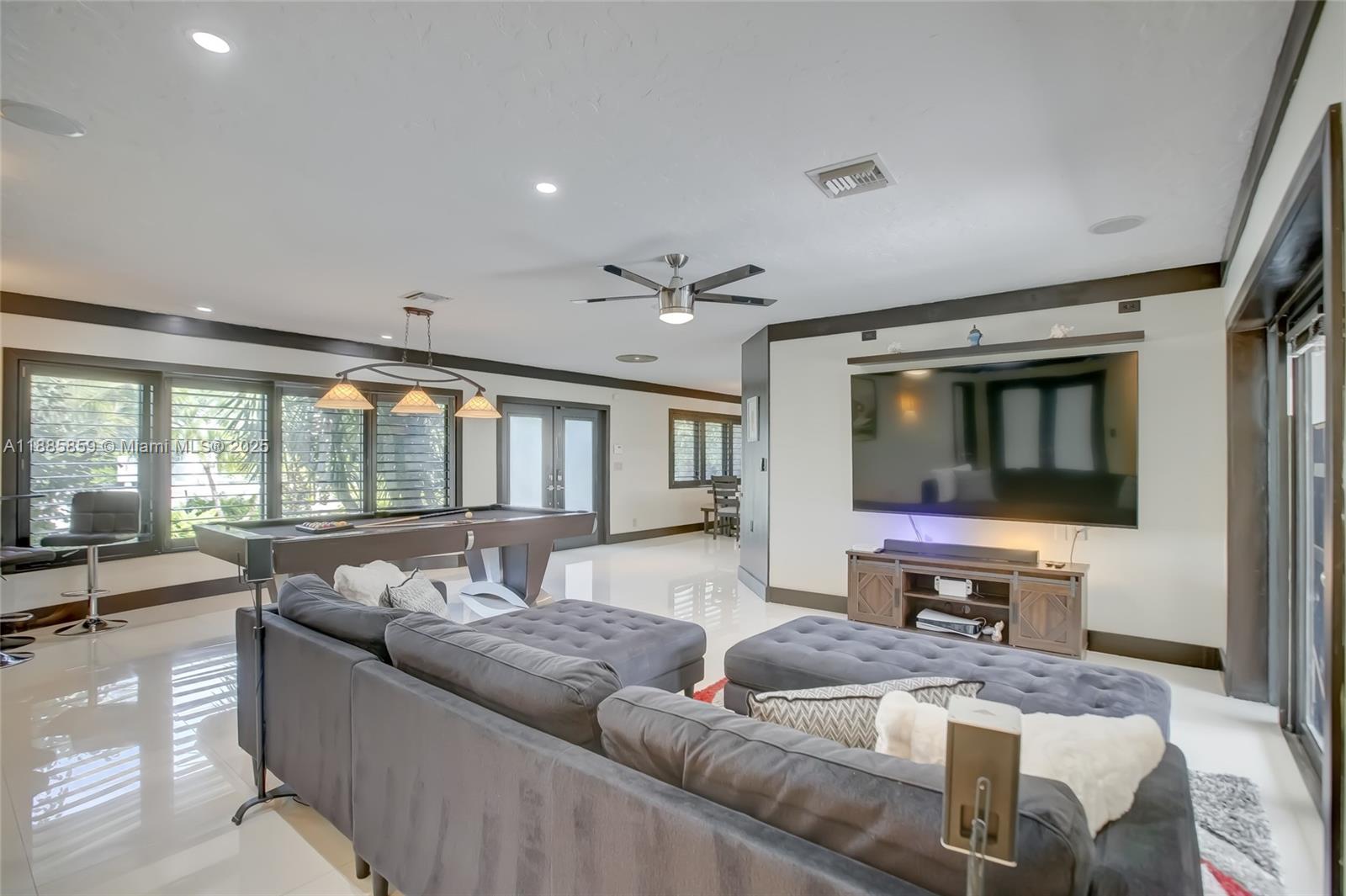 CORAL RIDGE COUNTRY CLUB - Residential