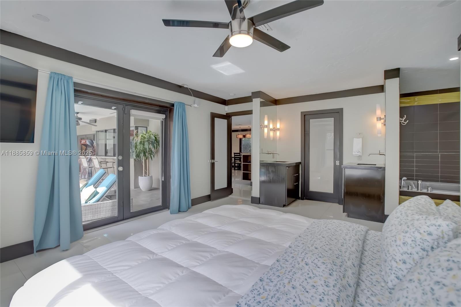 CORAL RIDGE COUNTRY CLUB - Residential