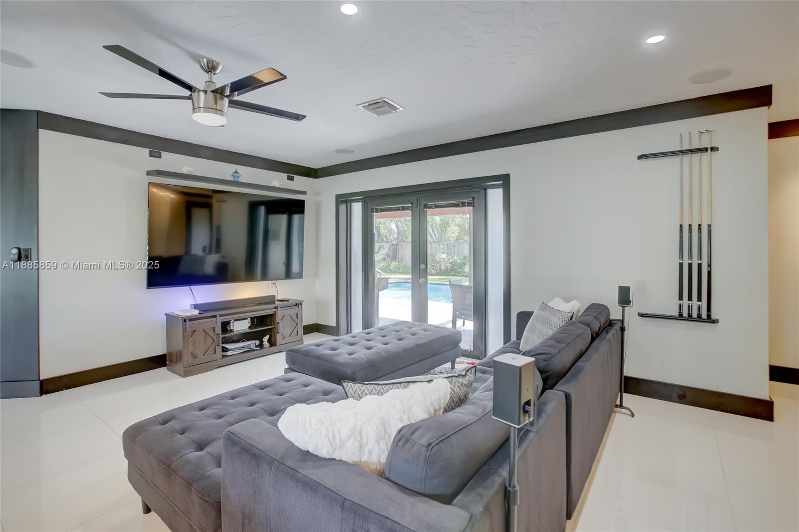 CORAL RIDGE COUNTRY CLUB - Residential