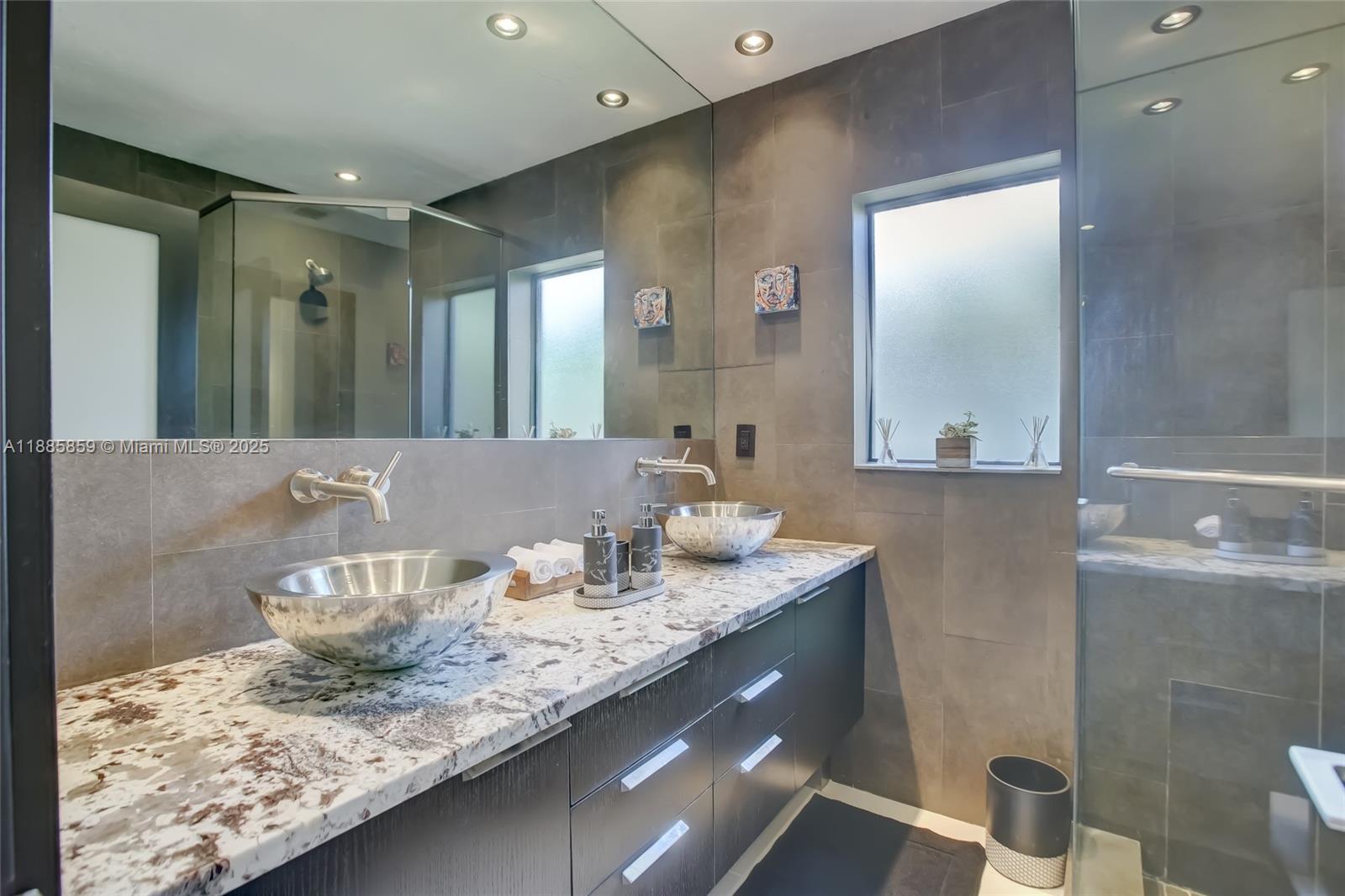 CORAL RIDGE COUNTRY CLUB - Residential