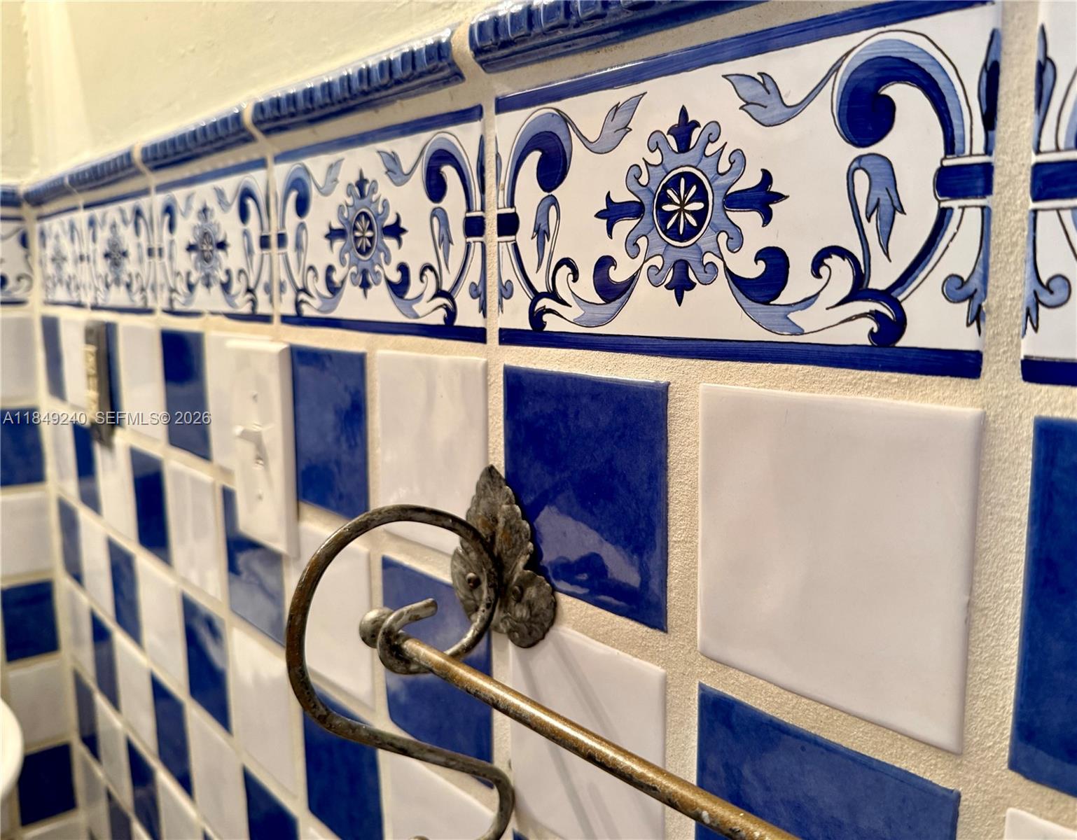 VENETIAN MANOR CONDO - Residential