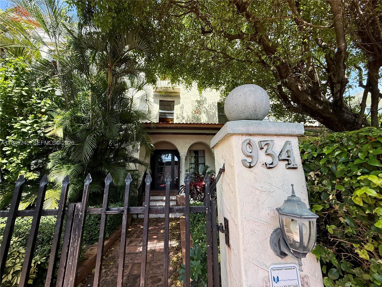 VENETIAN MANOR CONDO - Residential