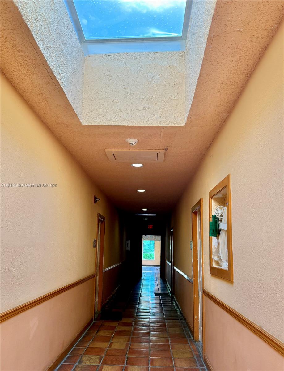 VENETIAN MANOR CONDO - Residential