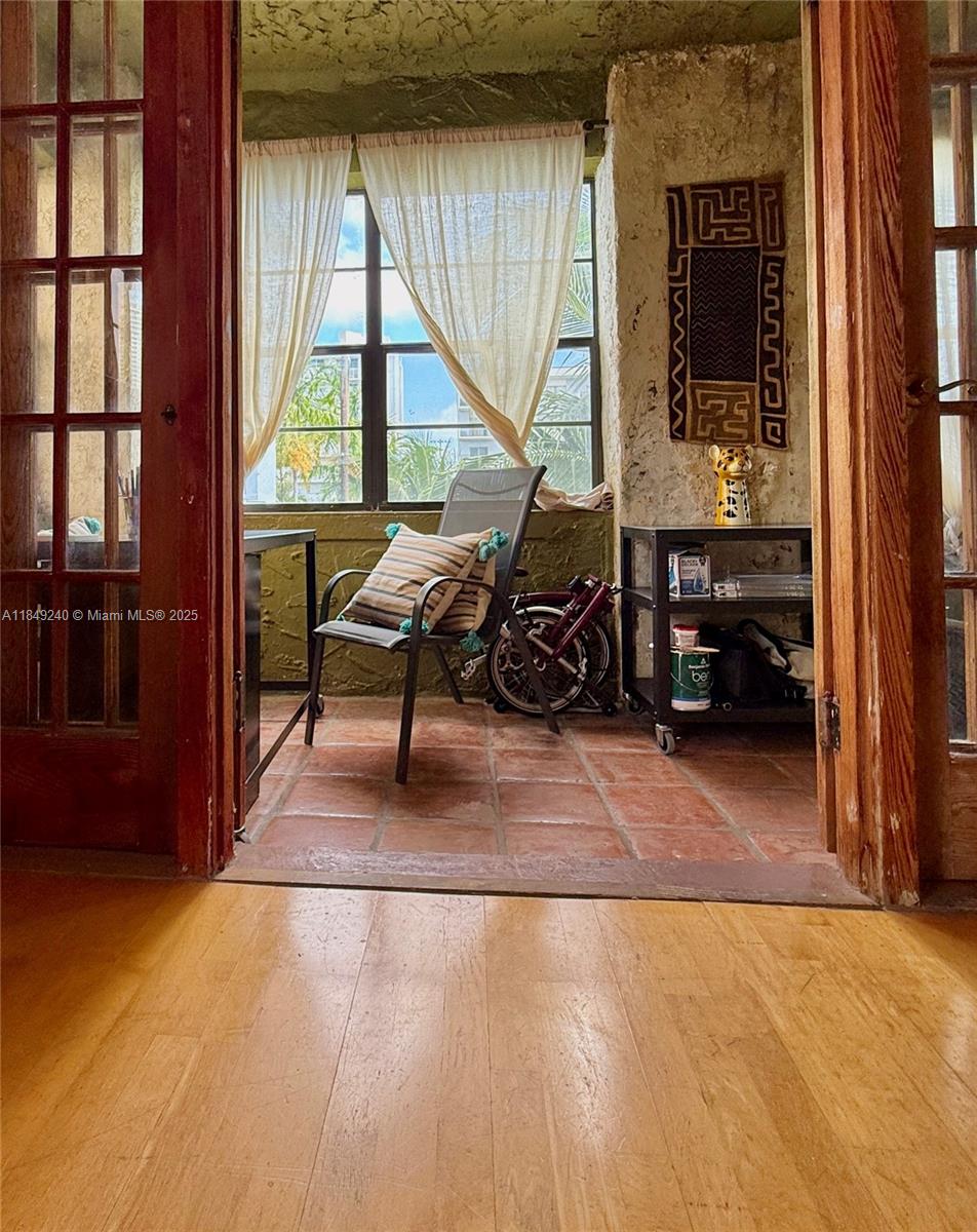 VENETIAN MANOR CONDO - Residential