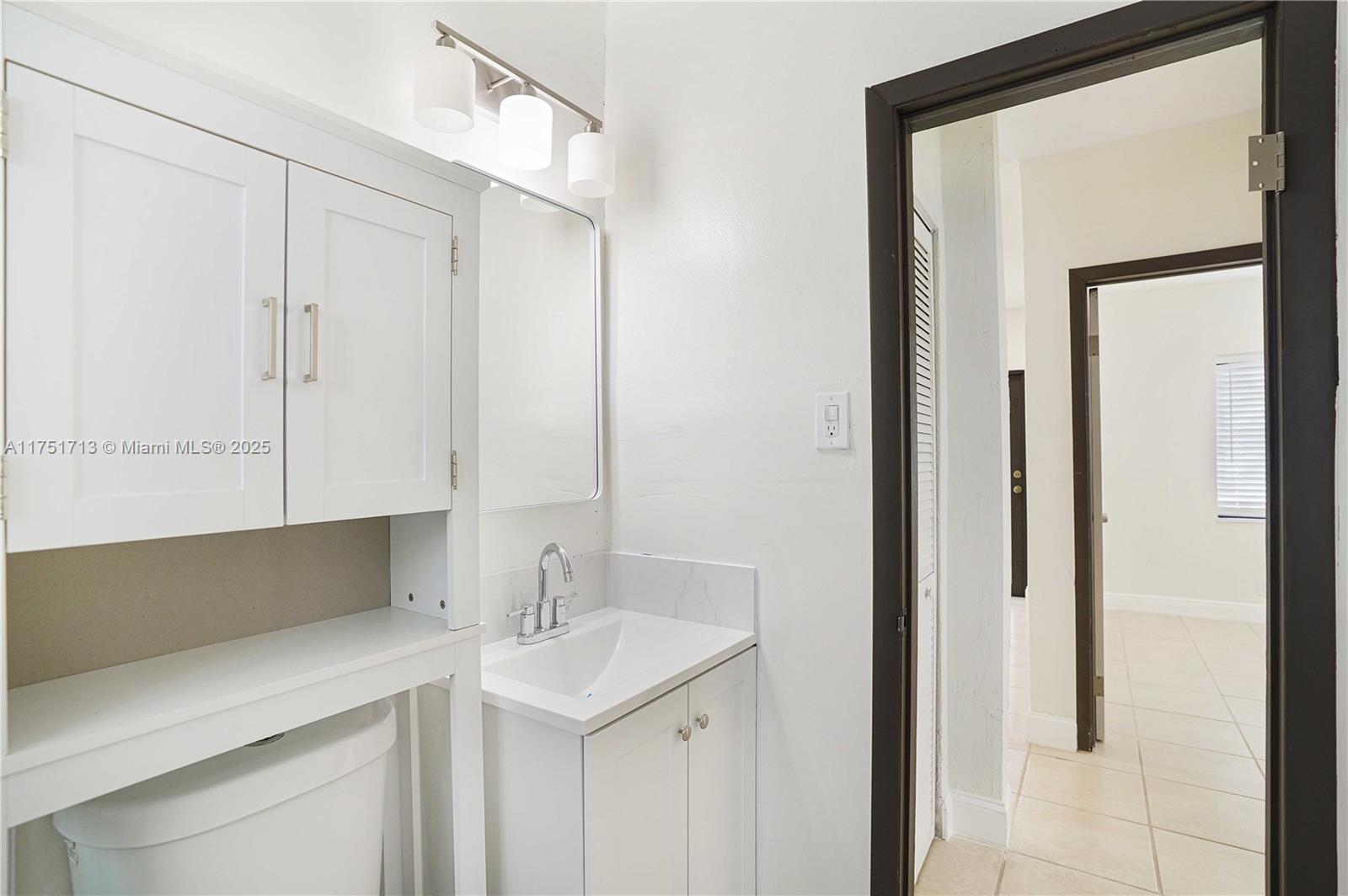 OCEAN PARK - Residential Lease