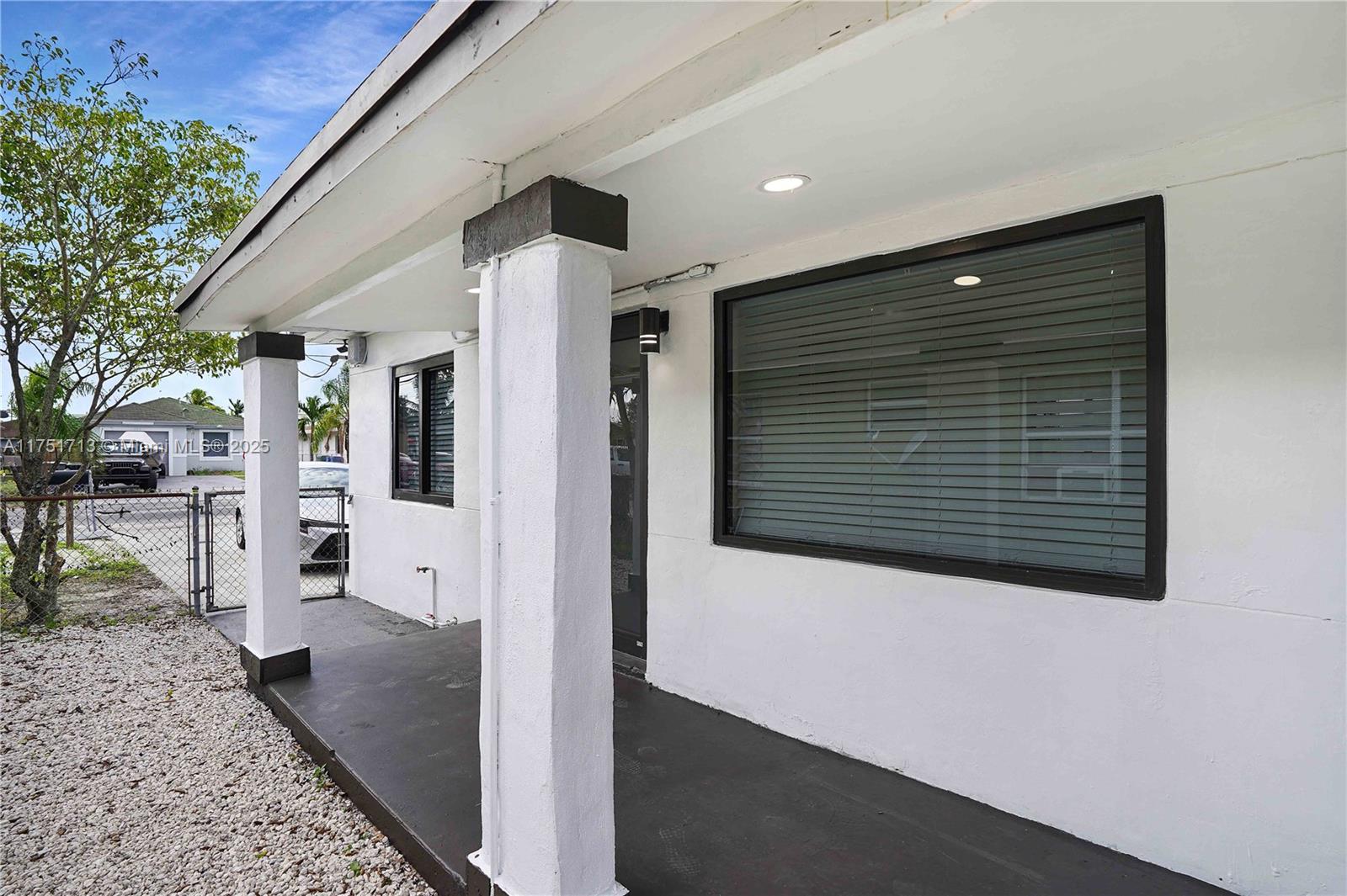 OCEAN PARK - Residential Lease