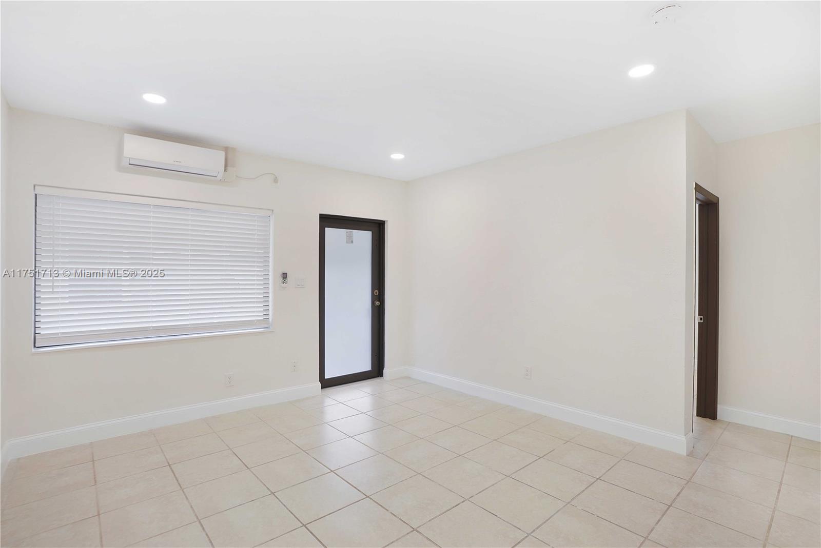 OCEAN PARK - Residential Lease