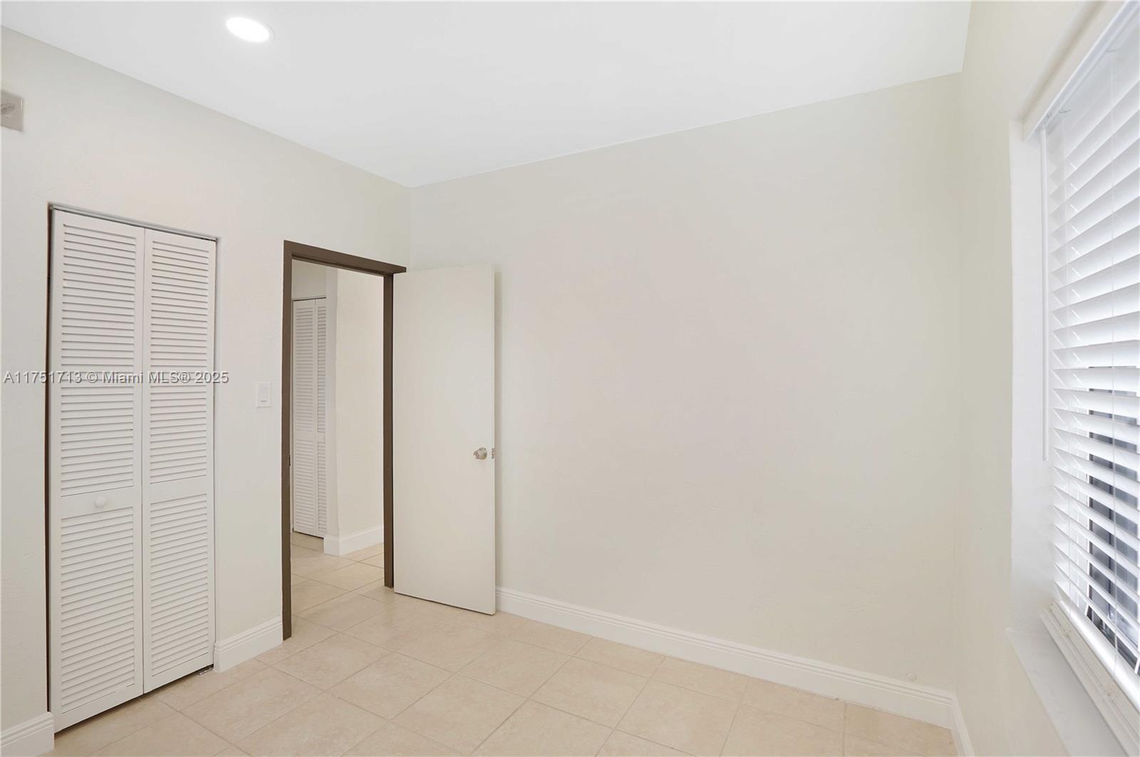 OCEAN PARK - Residential Lease