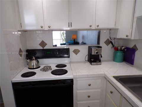 Tiny photo for 3000 Marcos Dr #P609, Aventura, FL 33160 (MLS # A12006293)