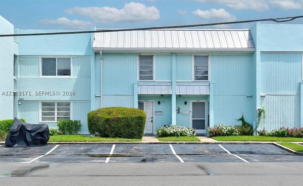 3614 NE 21ST AVE, LIGHTHOUSE POINT, FL 33064 - Image 076fa4144ff9e845cc418bcc00fd2944/3494495167