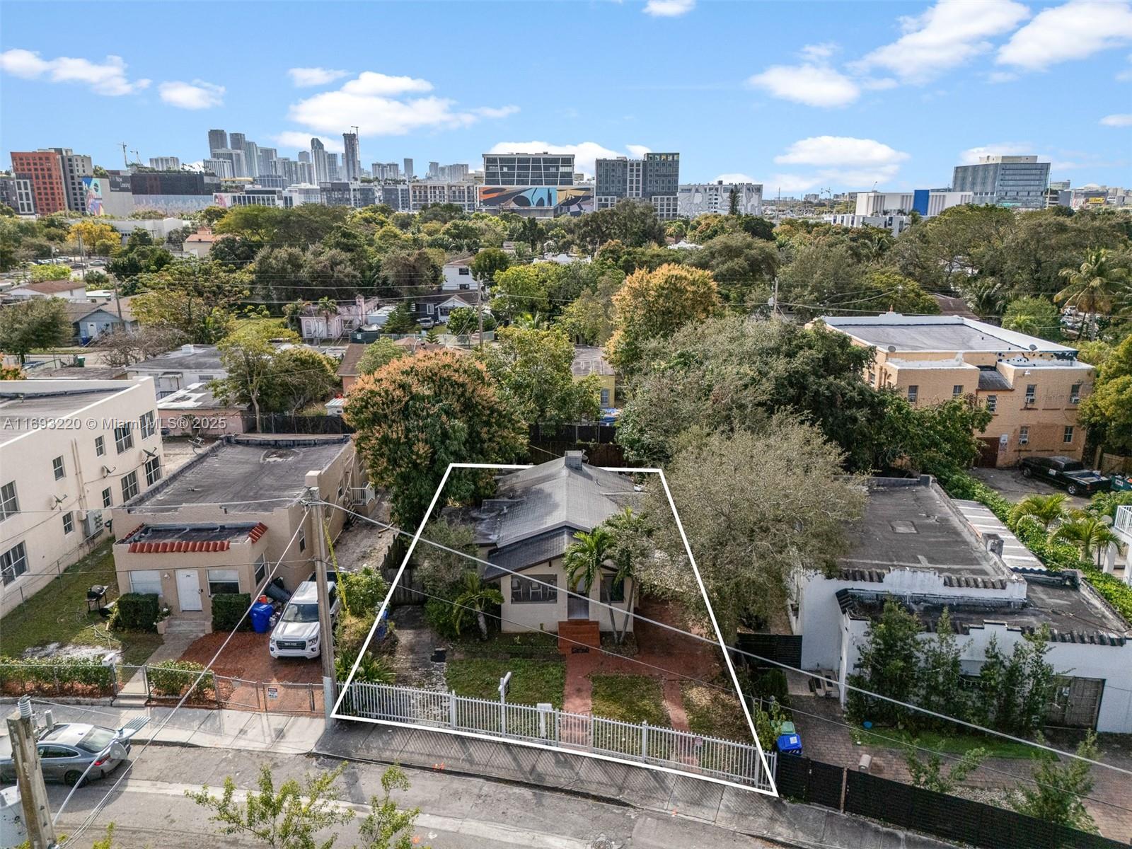 260 NW 34th St
