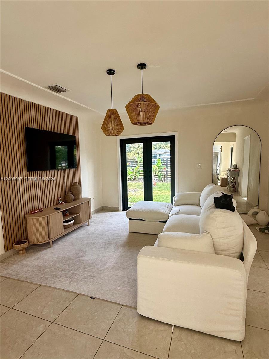 TWELFTH ST MANORS 1ST ADD - Residential Income