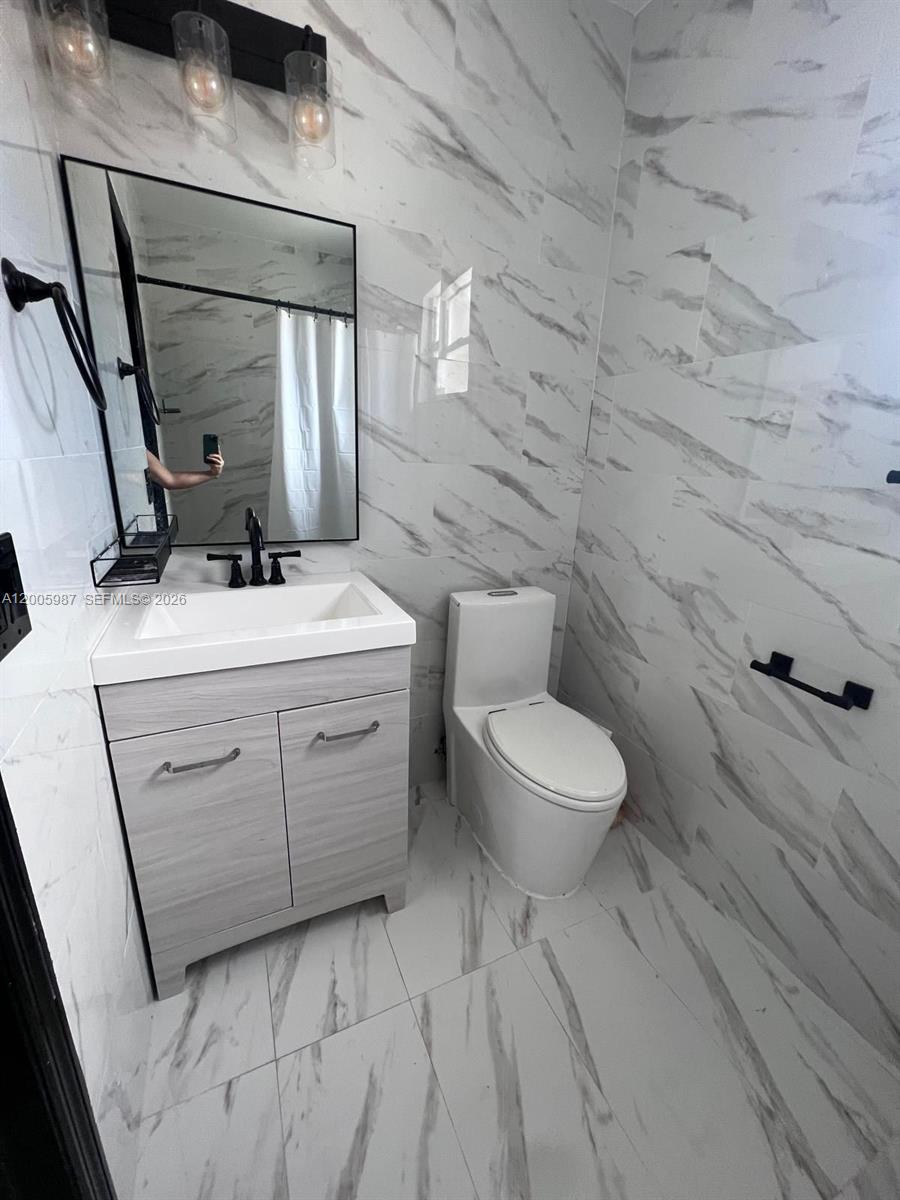 TWELFTH ST MANORS 1ST ADD - Residential Income