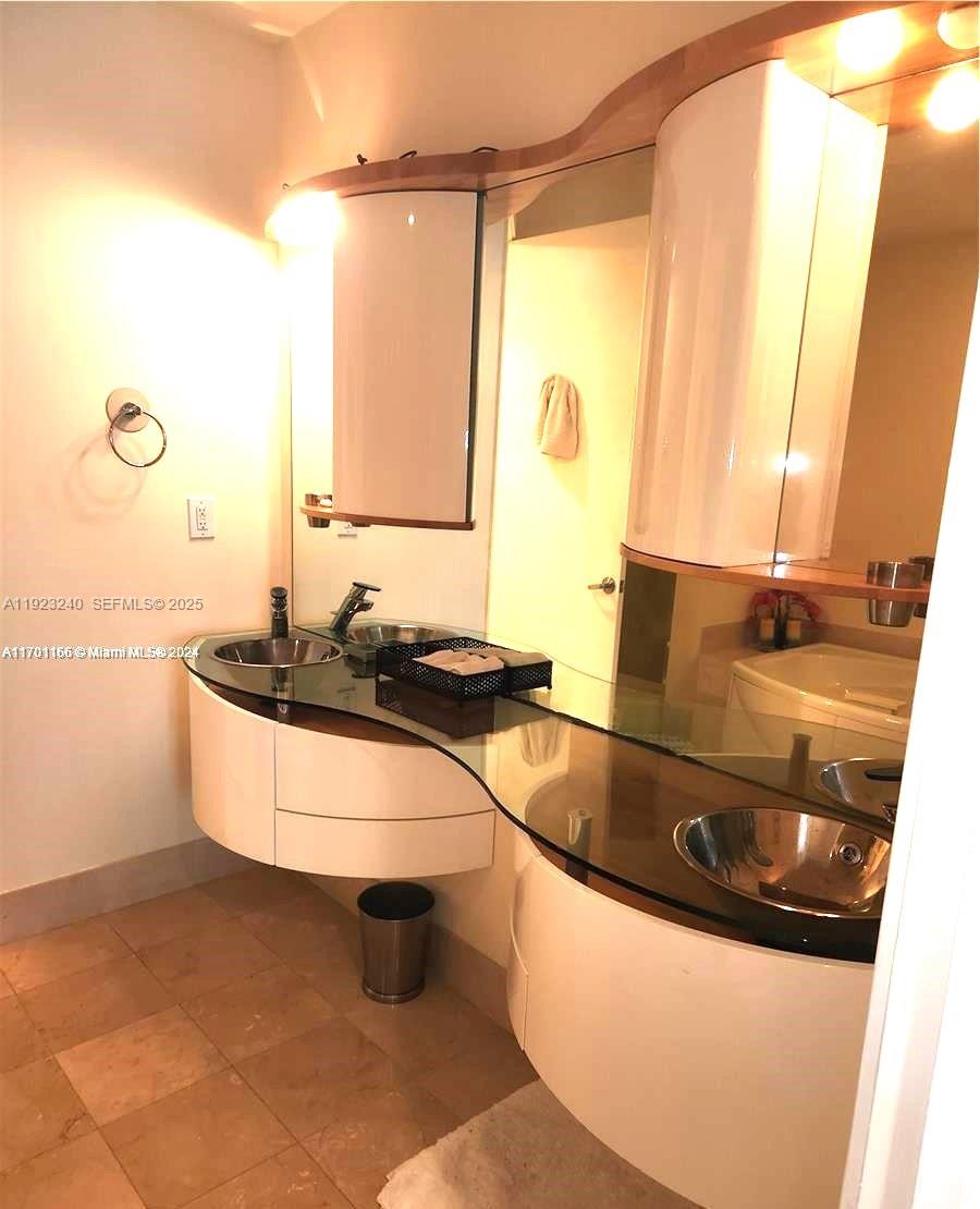 TRUMP PALACE CONDO - Residential Lease