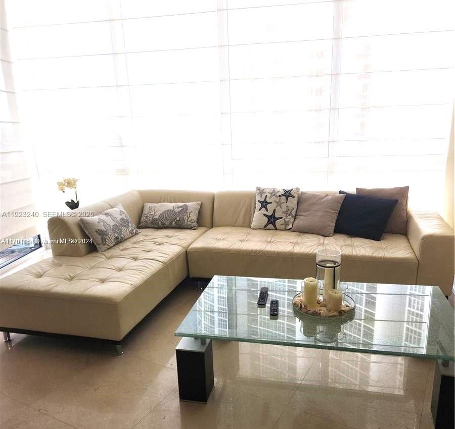 TRUMP PALACE CONDO - Residential Lease