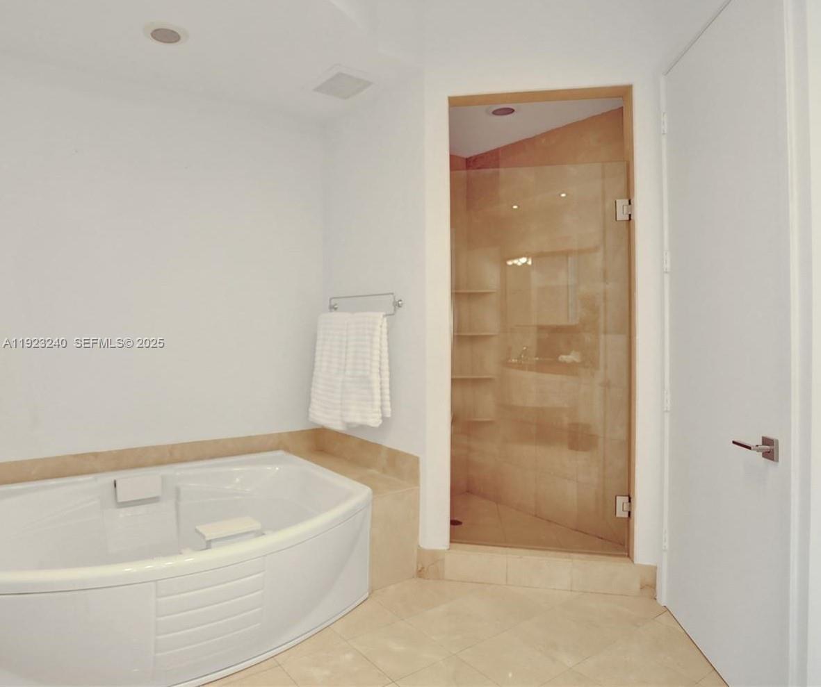 TRUMP PALACE CONDO - Residential Lease