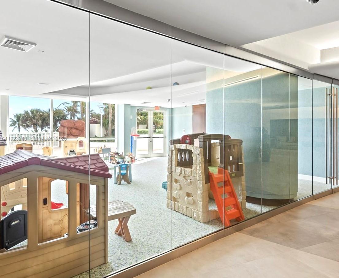 TRUMP PALACE CONDO - Residential Lease