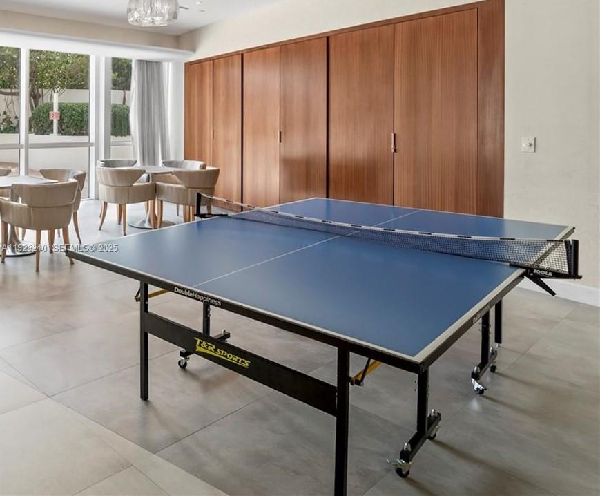 TRUMP PALACE CONDO - Residential Lease