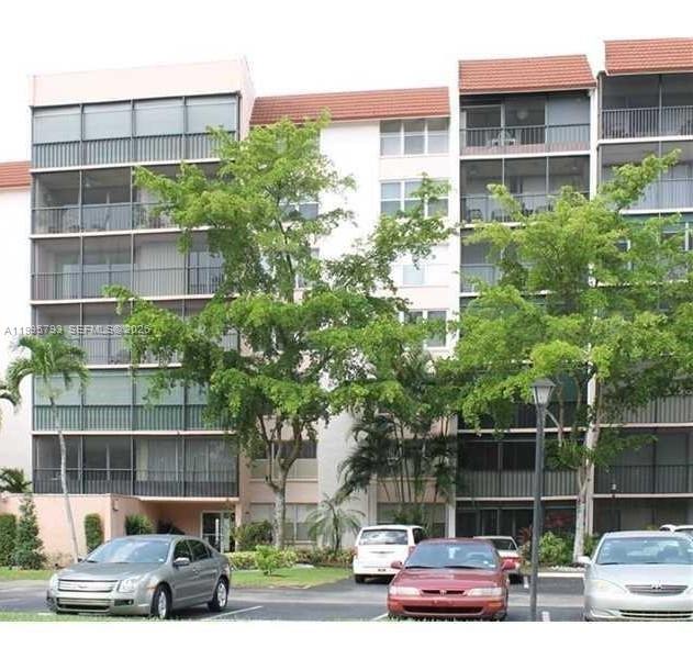 CONDOMINIUM 6 OF ENVIRON - Residential