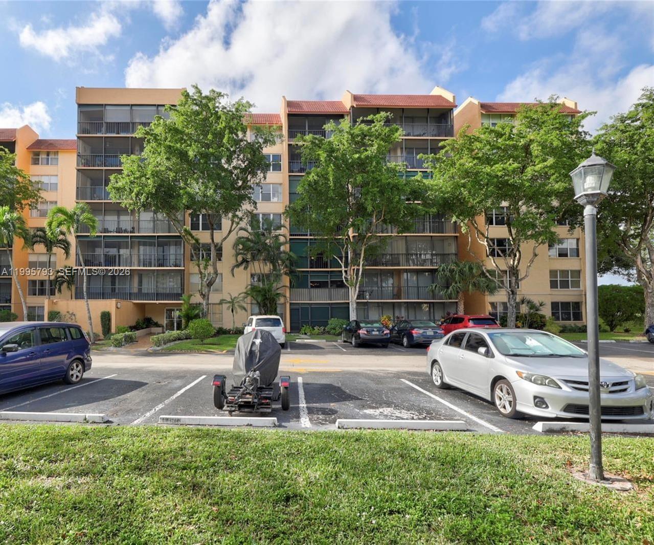 CONDOMINIUM 6 OF ENVIRON - Residential