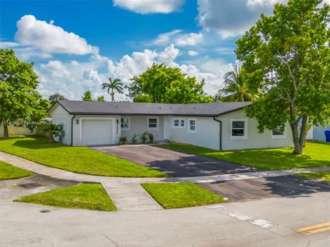 Photo of 6800 Merion Pl, North Lauderdale, FL 33068 (MLS # A11436898)