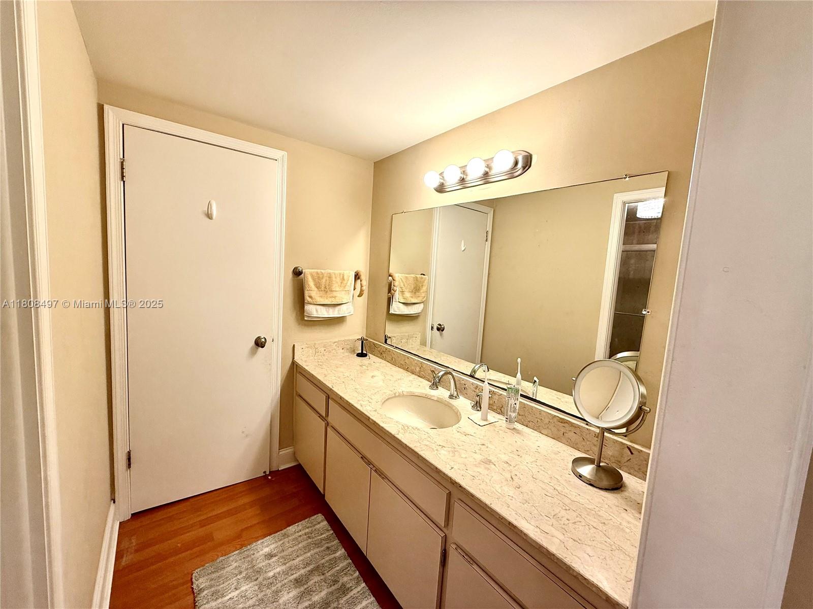 CRICKET CLUB CONDO - Residential