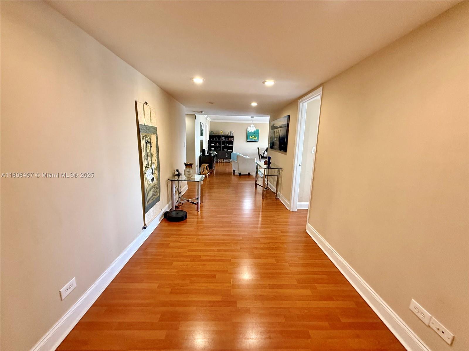 CRICKET CLUB CONDO - Residential