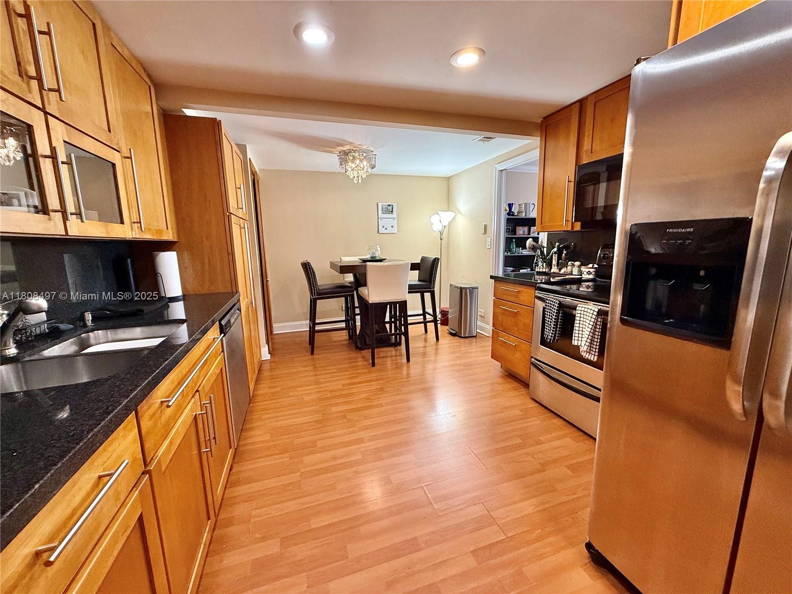 CRICKET CLUB CONDO - Residential