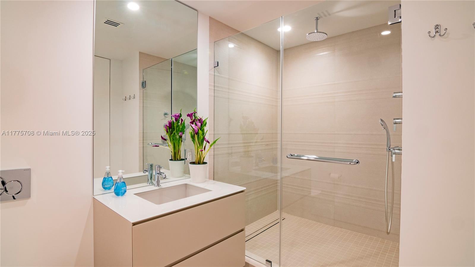 Continuum South Tower - Residential