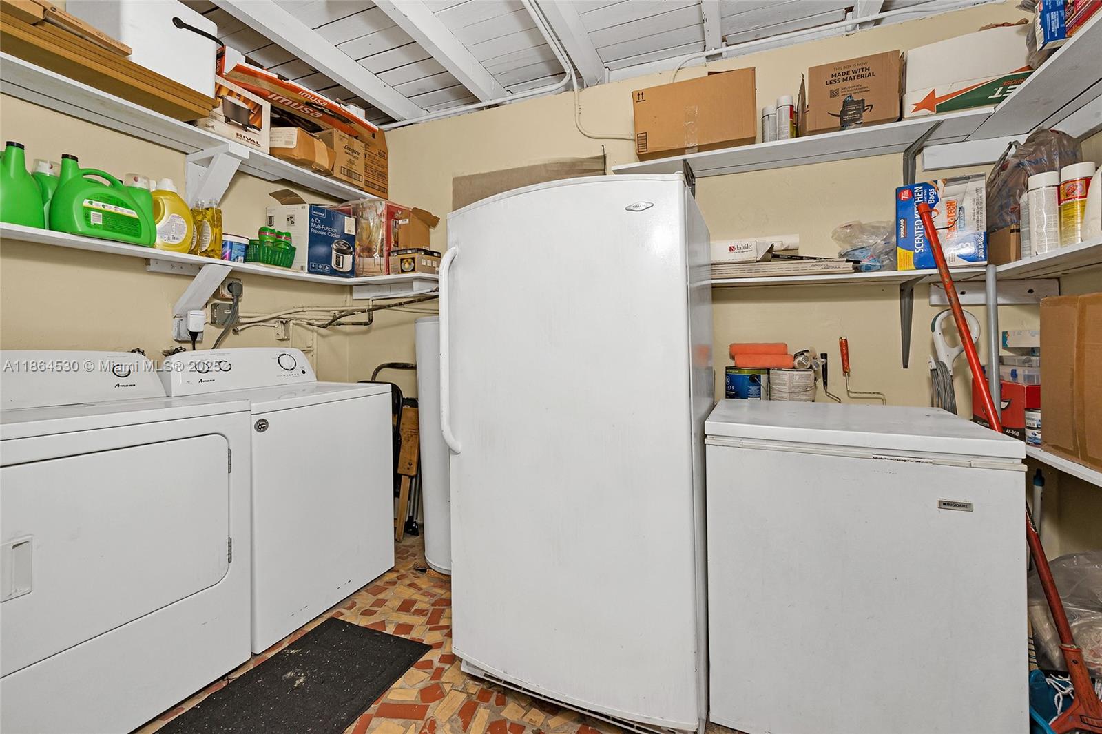 CRAVERO LAKE SHORE EST 2N - Residential