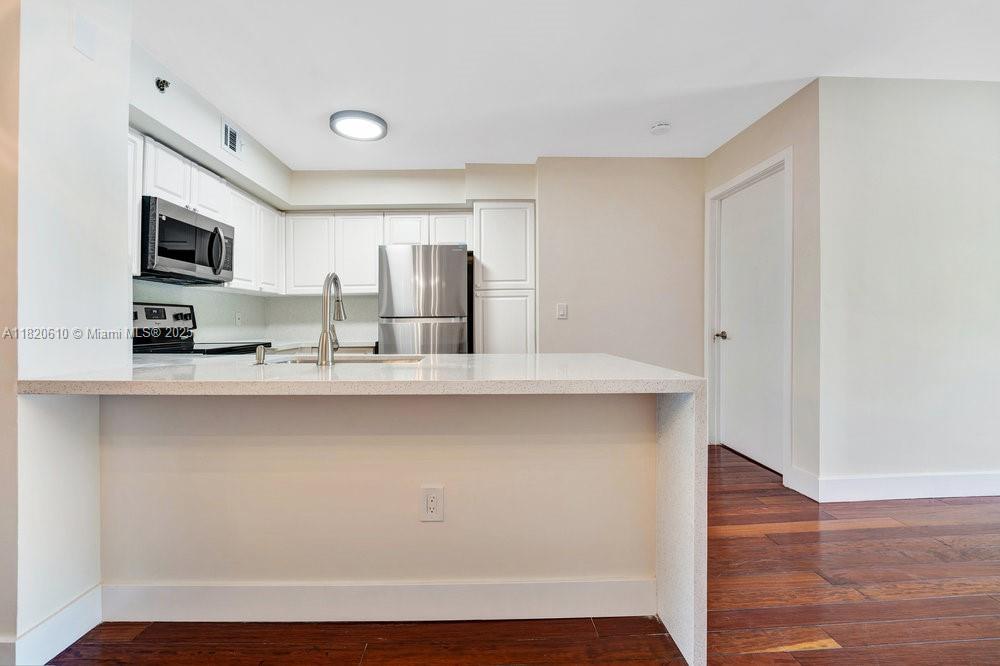 THE YACHT CLUB AT AVENTURA - Residential Lease