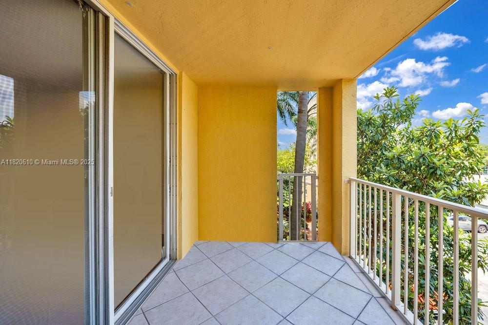 THE YACHT CLUB AT AVENTURA - Residential Lease