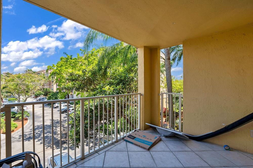 THE YACHT CLUB AT AVENTURA - Residential Lease
