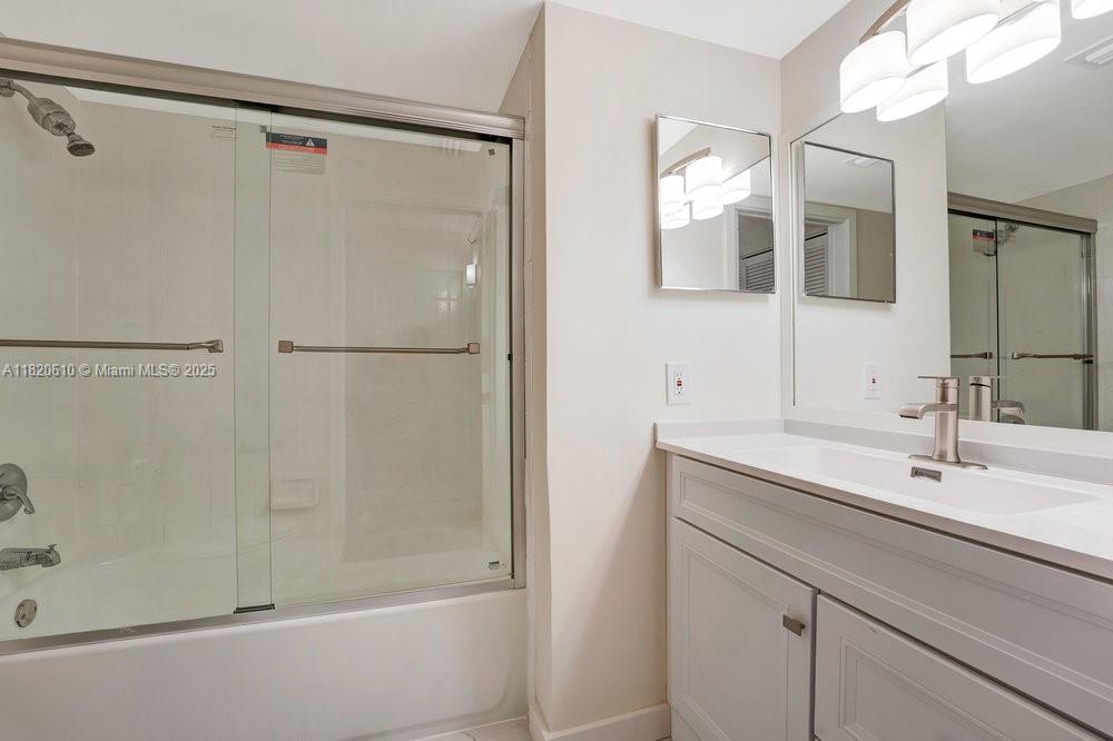 THE YACHT CLUB AT AVENTURA - Residential Lease