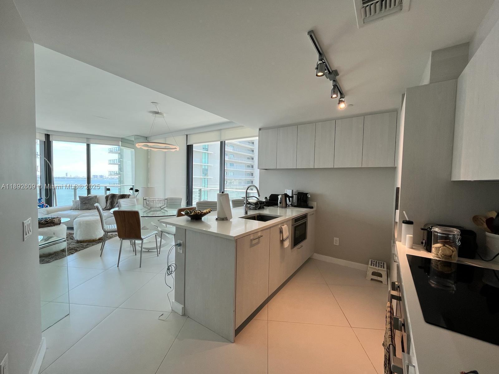 PARAISO BAYVIEWS CONDO - Residential Lease
