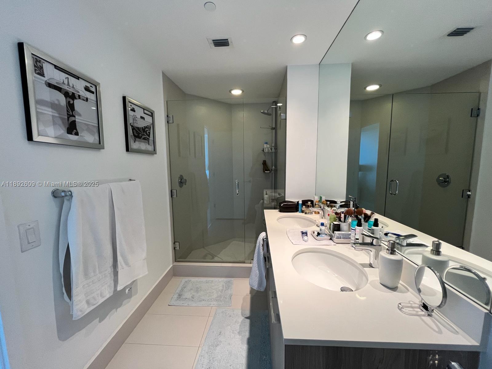 PARAISO BAYVIEWS CONDO - Residential Lease