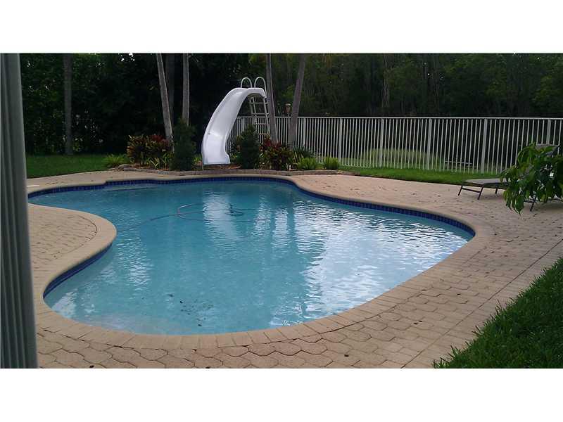 VERONA LAKE - Residential